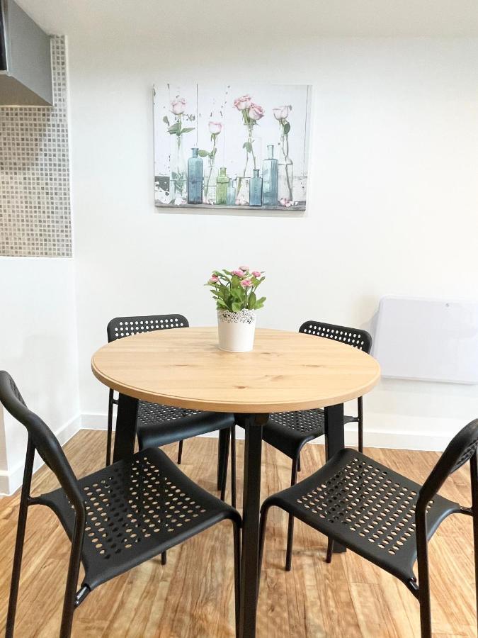 The Works-Fresh 2Bed In Centre, Opposite Arndale. Daire Manchester Dış mekan fotoğraf